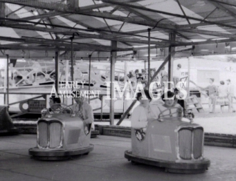 media-image-093-dodgems-at-ditchling-fair-in-1960